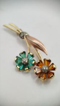 Zlatá brož – Květina Zlatá brož – Květina