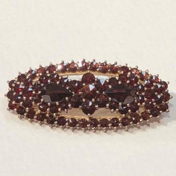 Granátová brož Granátová brož